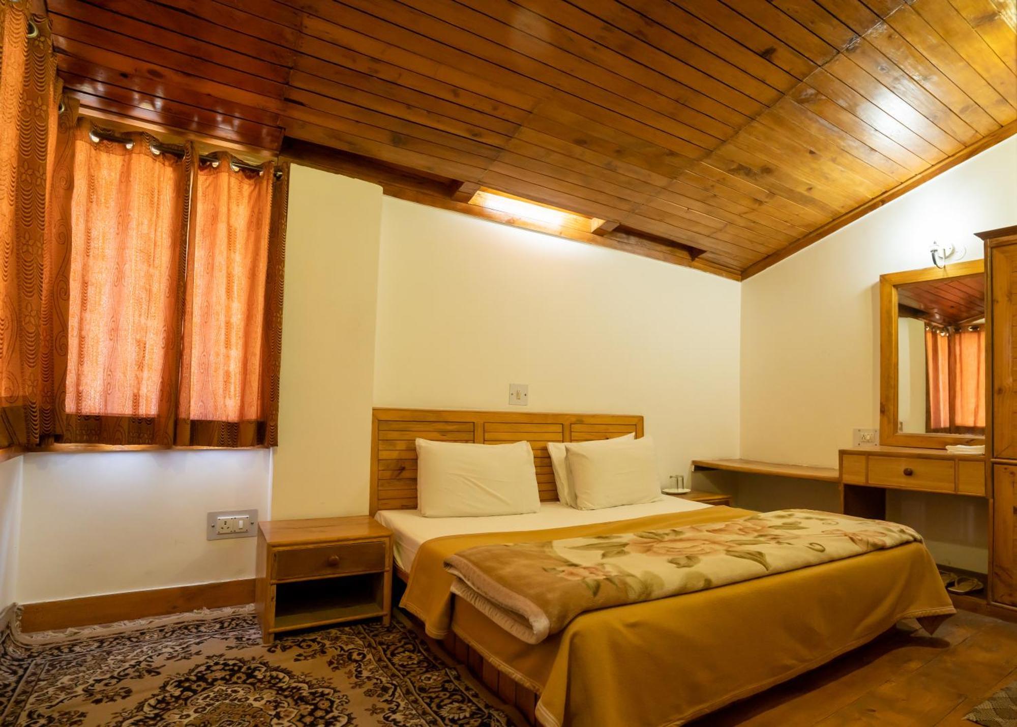 The Conifer Hotel Manali  Exterior photo