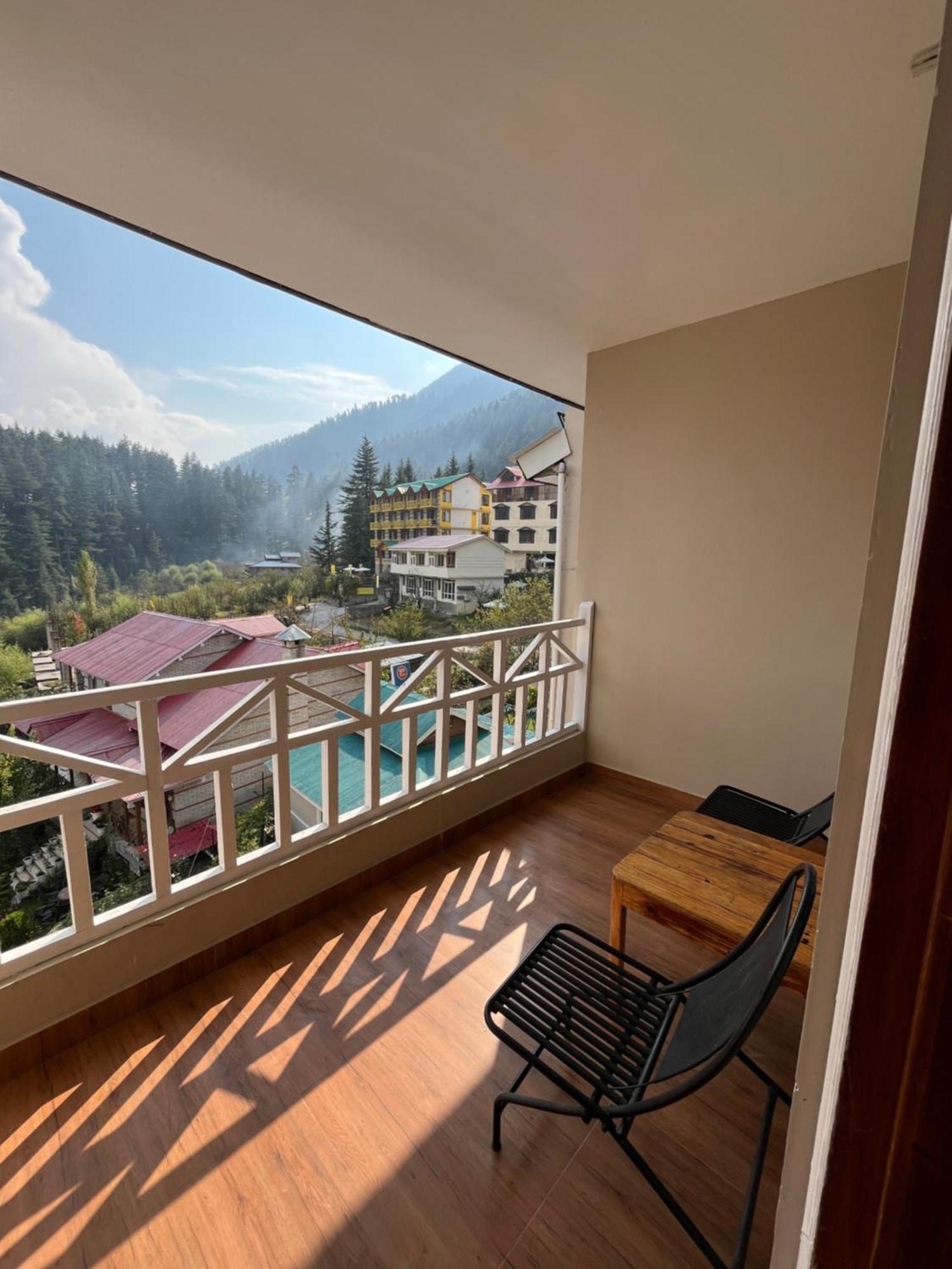 The Conifer Hotel Manali  Exterior photo