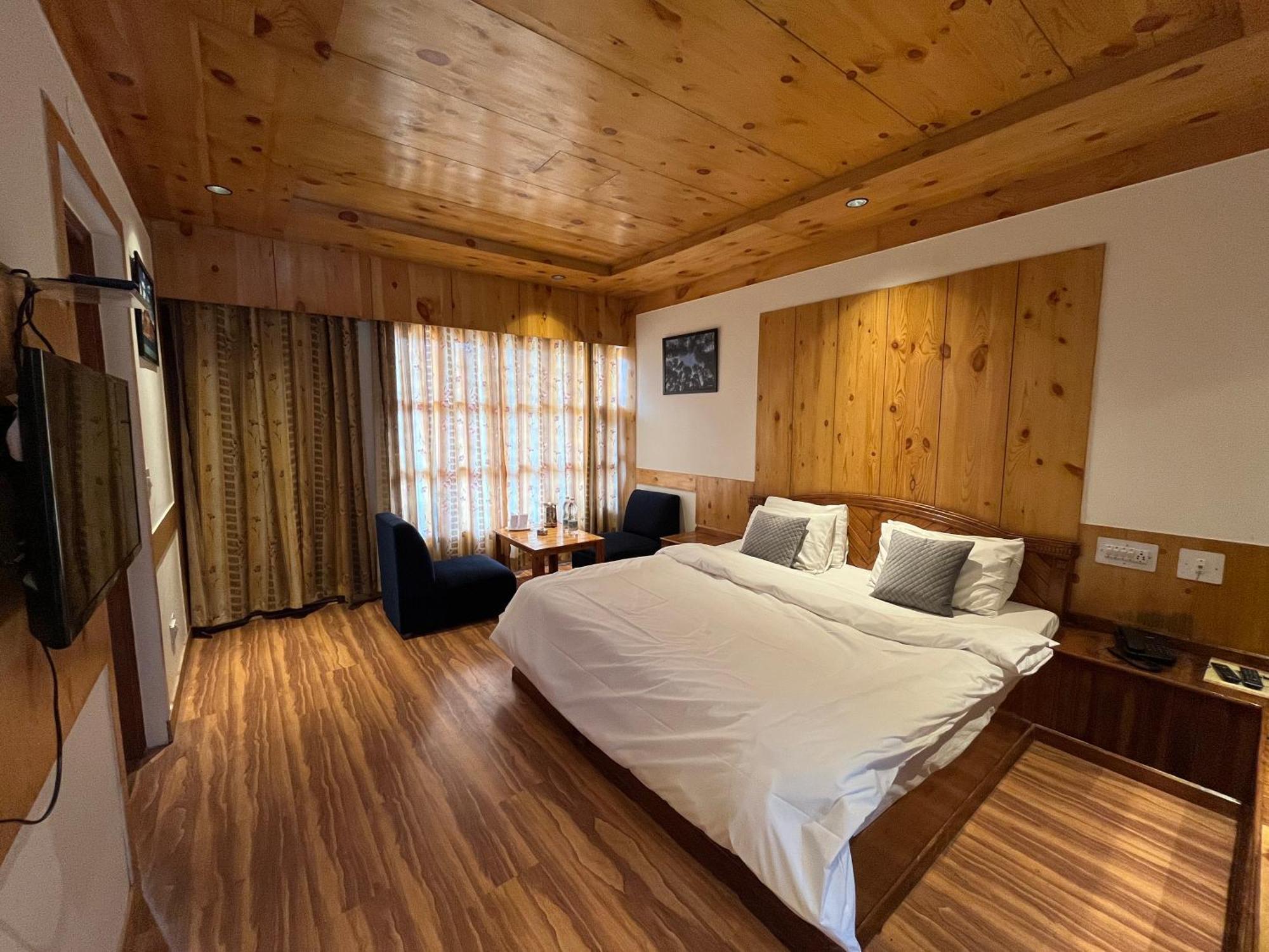 The Conifer Hotel Manali  Exterior photo