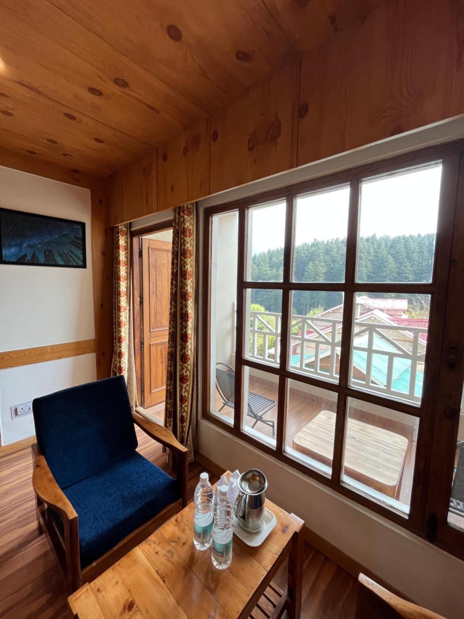 The Conifer Hotel Manali  Exterior photo