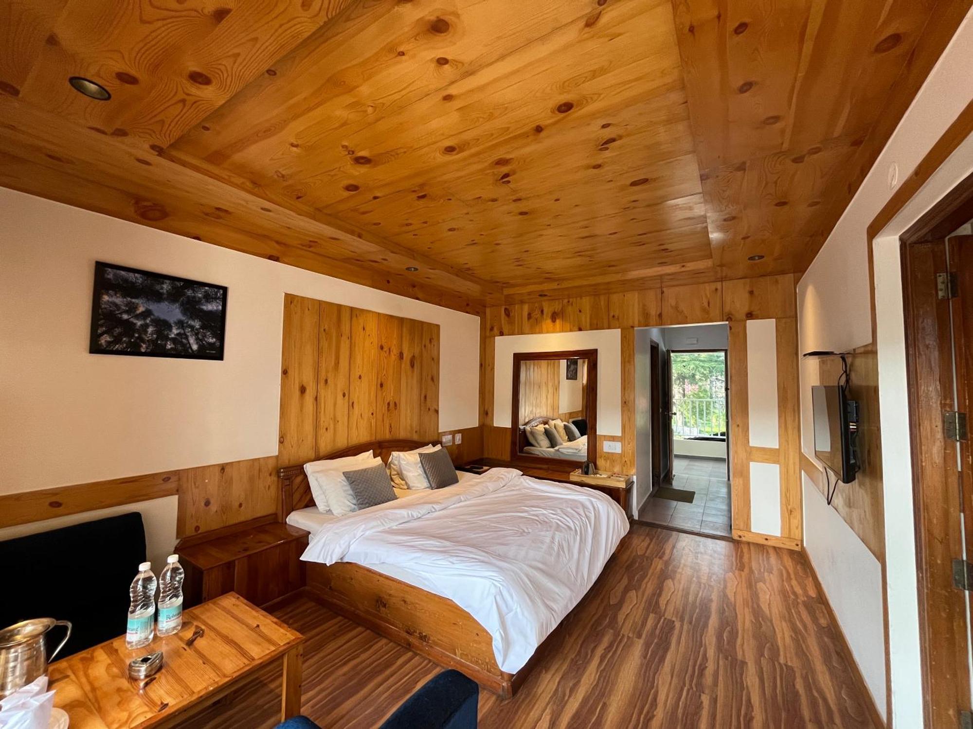 The Conifer Hotel Manali  Exterior photo